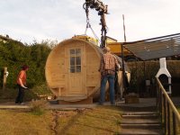 Die Fässer aufstellen